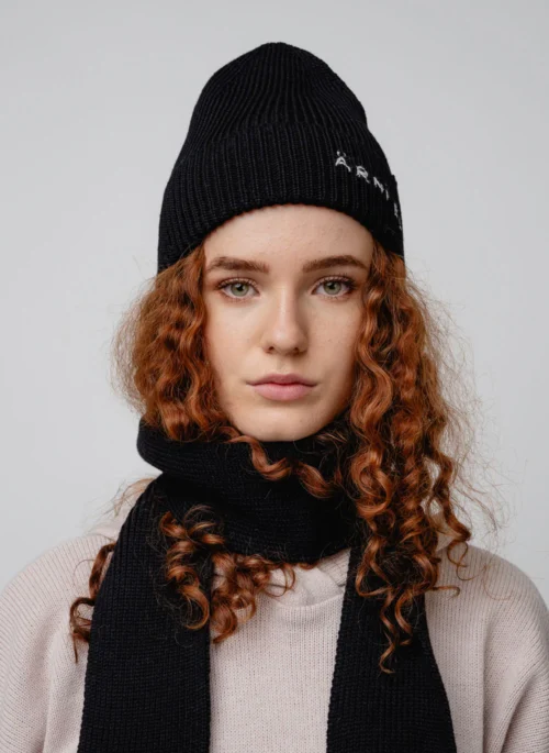 Meriinovillane Uma müts - Must