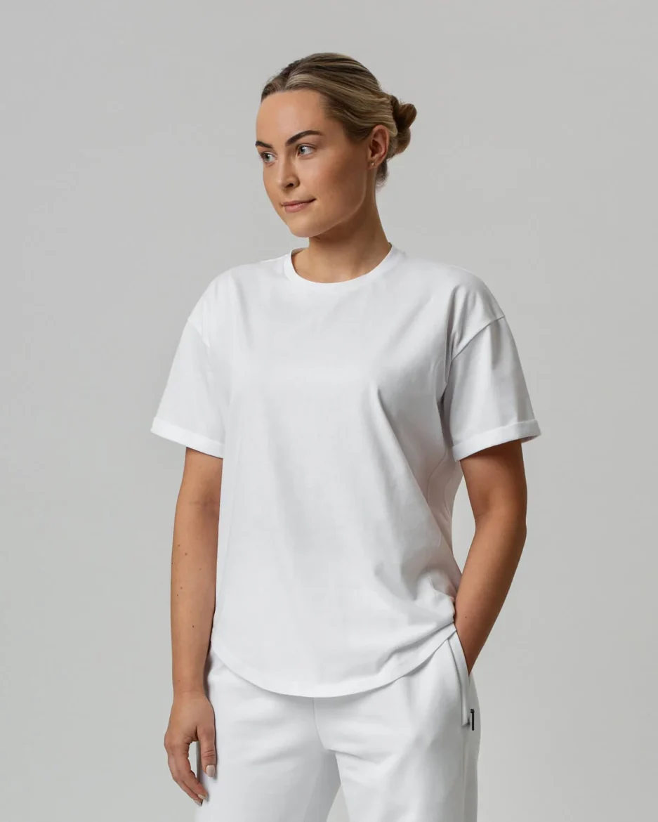 4146_600aa7d0eba474.78452056_Muulin_streetwear_organic_cotton_oversize_t-shirt_women_white_front_51dcfb4f-d302-436b-a163-1cd210210d69