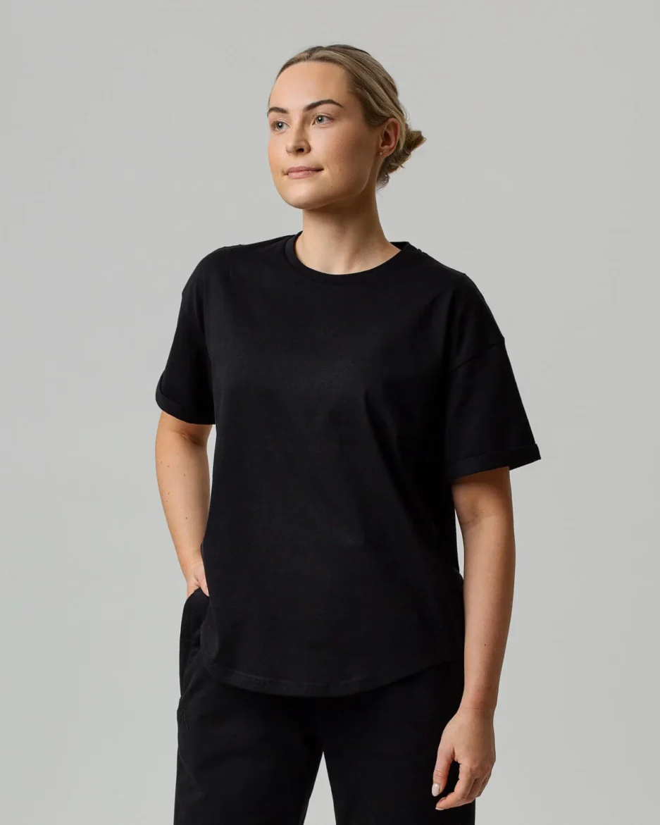 4146_600aa822c019c7.86135485_Muulin_streetwear_organic_cotton_oversize_t-shirt_women_black_front_original_21baff38-d5d5-48e6-90c8-0b50476279d2