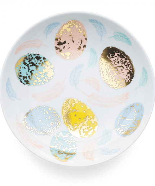 Soup plate with nest eggs and feathers