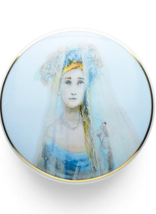Porcelain box "White Lady"