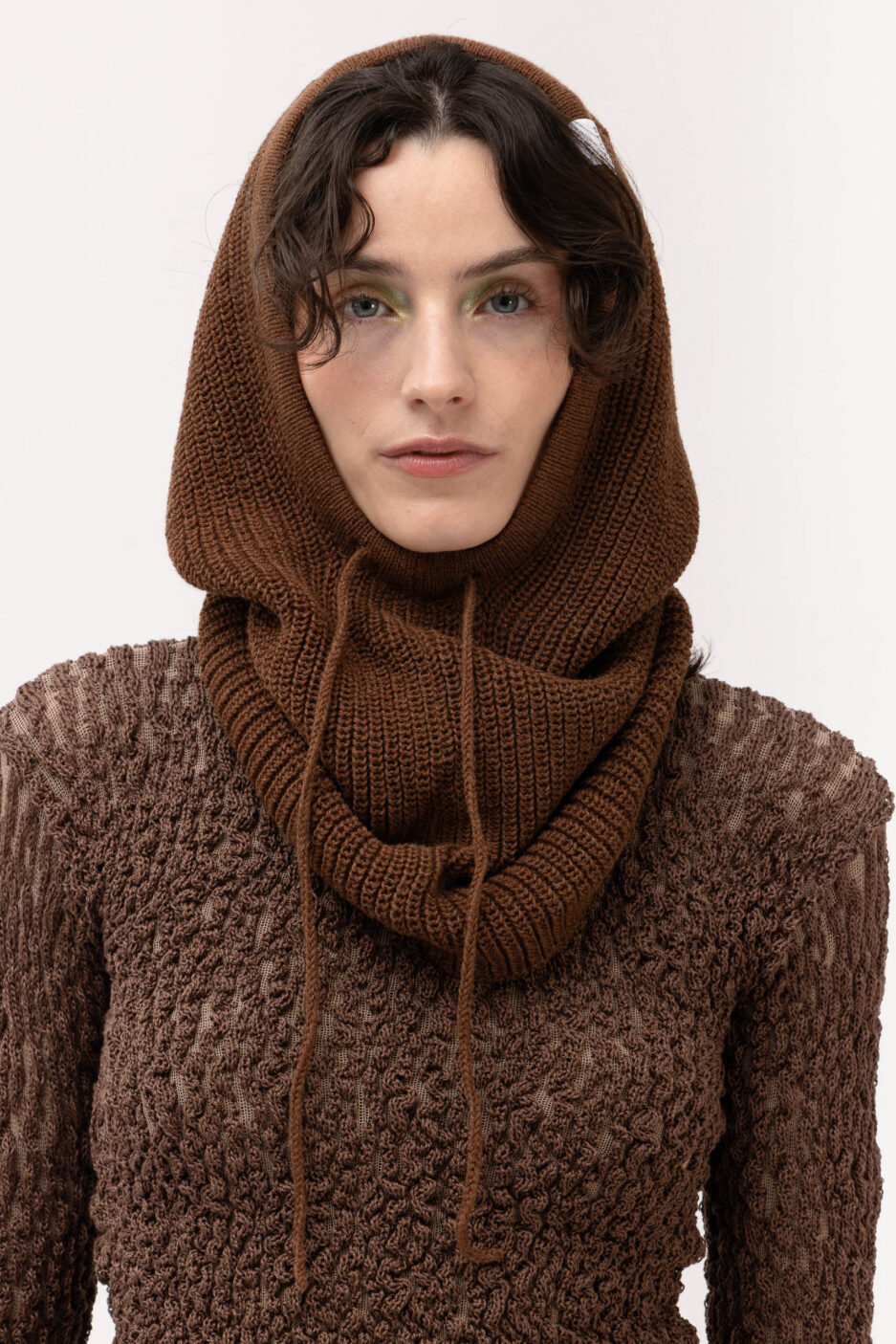 ARNI_BLUM_meriinovillane_kootud_Balaclava_pruun