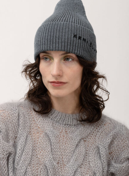 Meriinovillane Uma müts