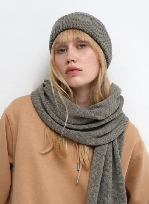 Merino wool hat PRUNUS