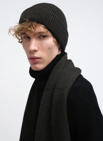 Merino wool hat PRUNUS