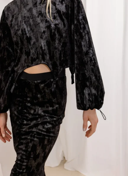 Liilit Velvet Crop Top - Black+Silver