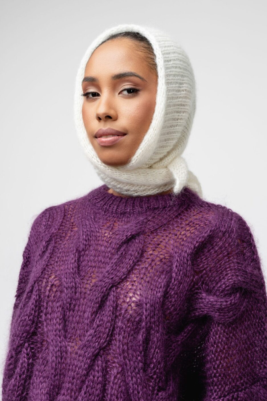 ARNI_BLUM_Aino_mohaarist_kootud_sall_valge4